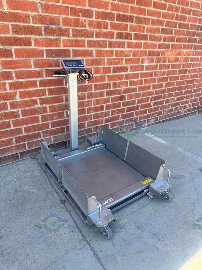 Used Mettler Toledo 2888 Stainless Steel Scale 1000 lbs w/ 30" x 30" Platform, Ramps