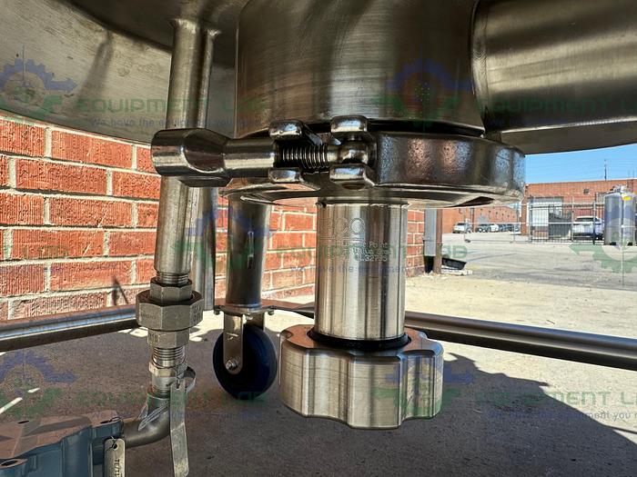 Used DCI 500 Liter Stainless Steel Jacketed Reactor 45 PSI w/ 0.5 HP Mixer