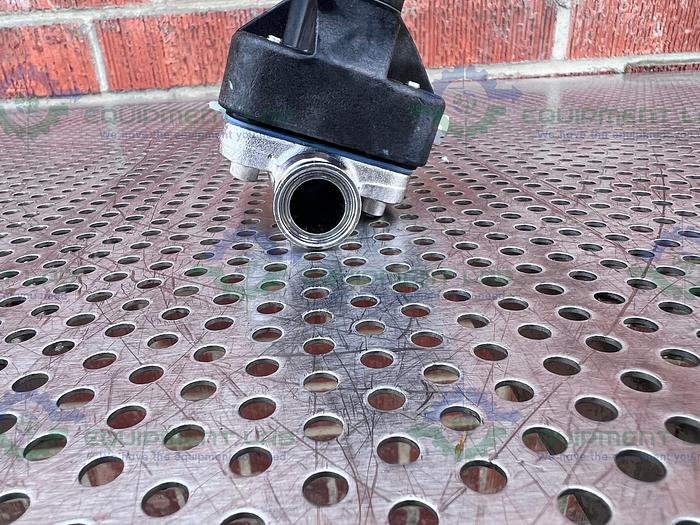 Used ITT Pure Flo .75-316L-RA15MAX-CWP150 Diaphragm Valve w/ 3/4" Sanitary Fitting