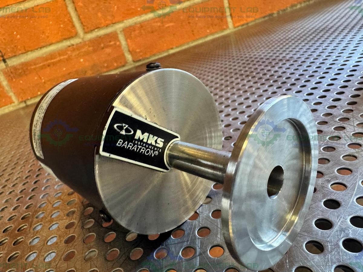 Used MKS Baratron 127AAX-14127  Pressure Transducer 1000 mbar, 15 VDC w/ KF40 Fitting