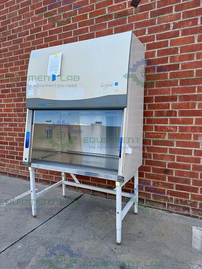 Used Labconco  3440009 Purifier Logic Series Biosafety Cabinet 4 Ft Class II Type A2
