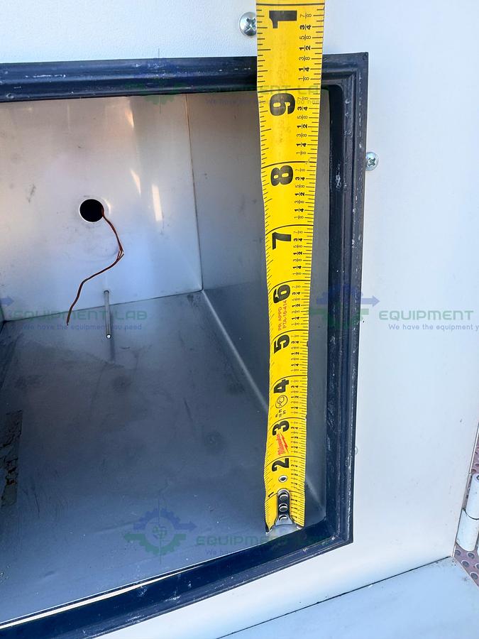 Used Lindberg / Blue M / Thermo V0914A Vacuum Oven 6° to 260°C, 0.65 cu. ft.