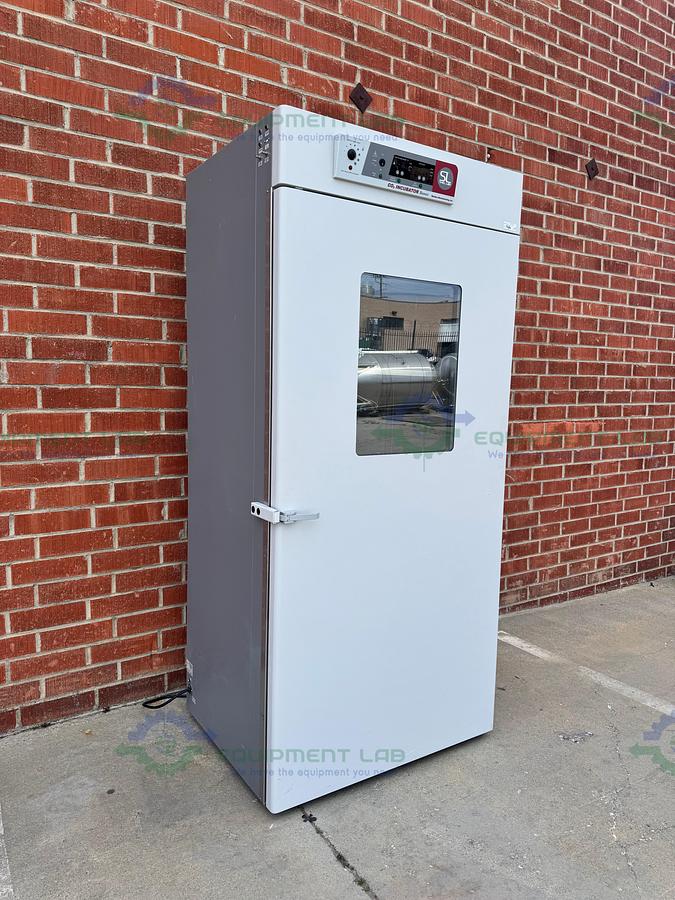 Used Sheldon SCO40 Large Capacity Upright CO2 Incubator 60°C 40 Cu. Ft.