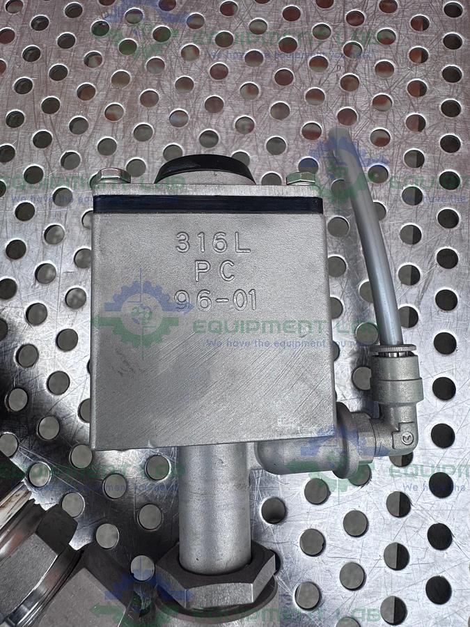 Used Gemu 540/15/D59405-1 Pneumatic Valve Actuator w/ 1/2" NPT Fitting