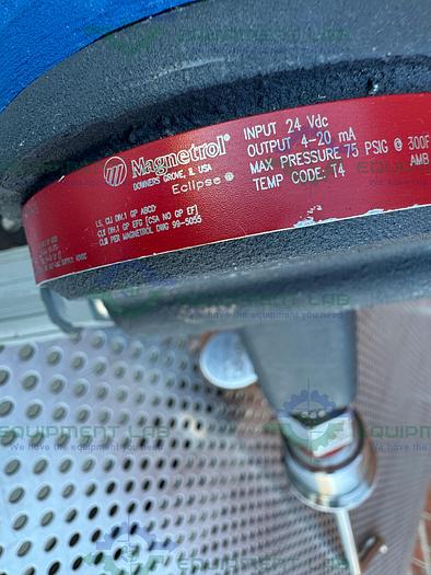 Used Magnetrol 705-5100-110/7EF-E4PN-024  Level Transmitter w/ 2.5" Fitting