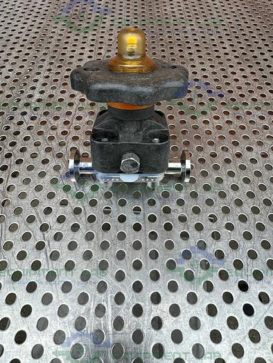 Used ITT Pure Flo .5-316L-RA20MAX-CWP150  Diaphragm Valve w/ 1/2" Sanitary Fitting