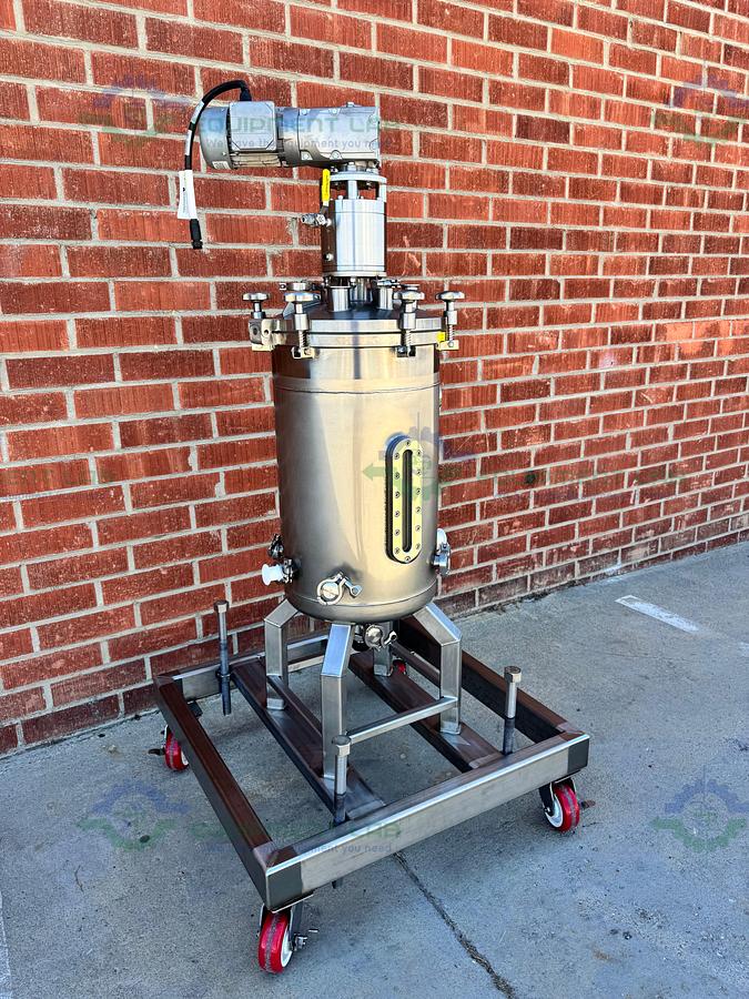 Used Unknown Brand 100 Liter Mixing Tank w/ Lenze 3 Phase Motor, Impeller