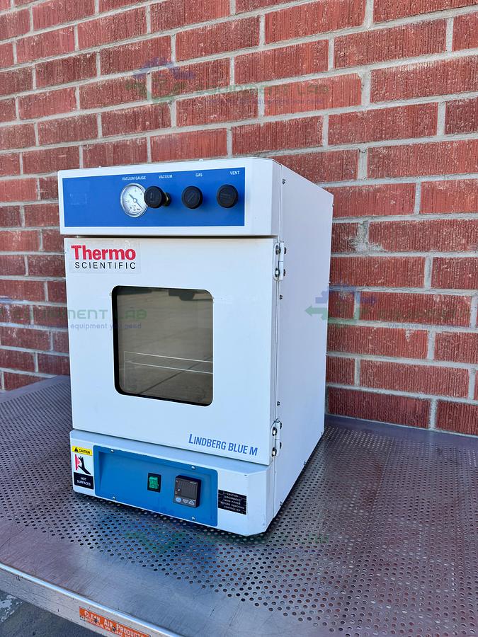 Used Lindberg / Blue M / Thermo V0914A Vacuum Oven 6° to 260°C, 0.65 cu. ft.