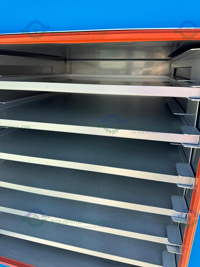 Used Cascade CVO-5 Double Up Vacuum Oven 14.4C to 150C, 4.5 Cu. Ft w/ Shelves