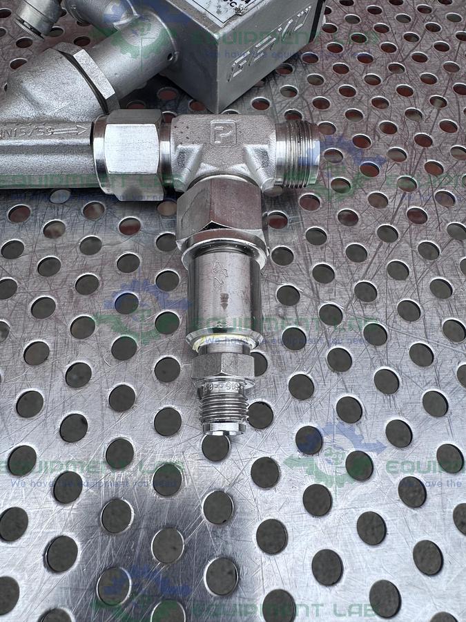 Used Gemu 540/15/D59405-1 Pneumatic Valve Actuator w/ Norgren R05-200-RNEA Regulator