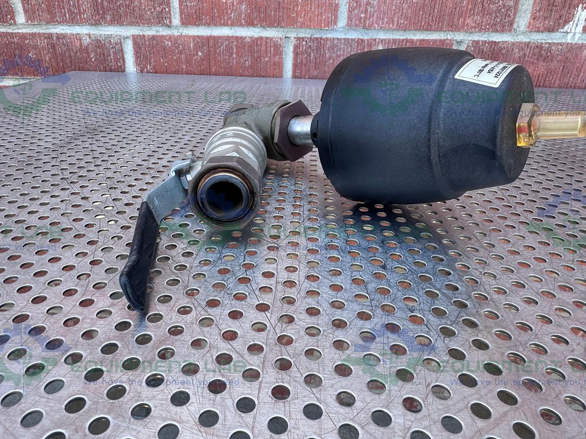 Used Gemu 554/15 Pneumatic Angle Seat Globe Valve w/ 3/4" Compression Fitting, Valve