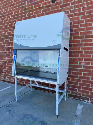 Used Labconco  302419101  Logic Plus Series Biosafety Cabinet 4 Ft Class II Type A2