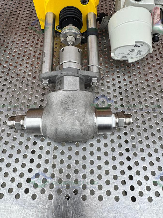 Used Kammer Valves 185037 Pneumatic Valve w/ ABB TEIP 11 I/P-Umformer/Converter