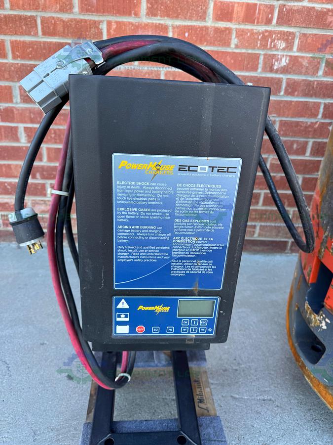 Used Toyota 8FBCU25 Electric Forklift 5000 lbs Capacity 4 Stage Mast w/ Charger