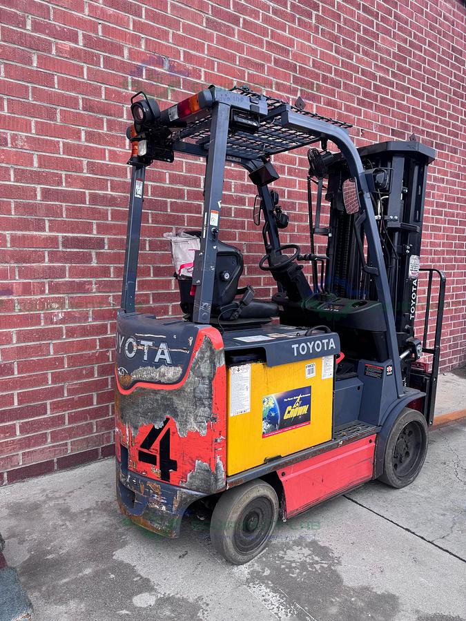 Used Toyota 8FBCU25 Electric Forklift 5000 lbs Capacity 4 Stage Mast w/ Charger