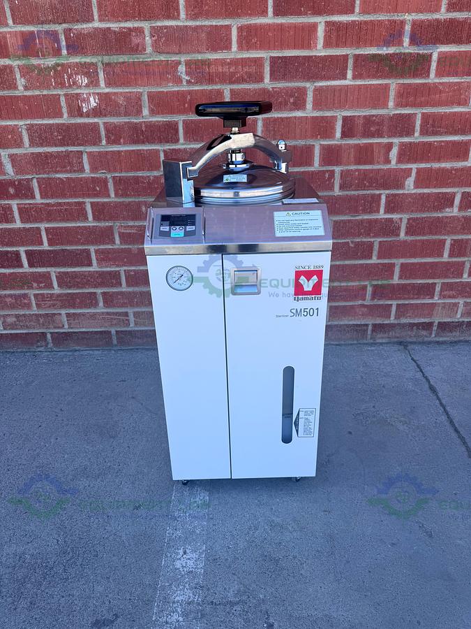 Used Yamato SM501 Standard Laboratory Use Autoclave / Sterilizer with Dryer 47L, 115V