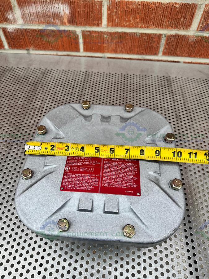Used Killark EXB-664 N34 Explosion Proof Enclosure w/ Siemens 42BF35AF Contractor