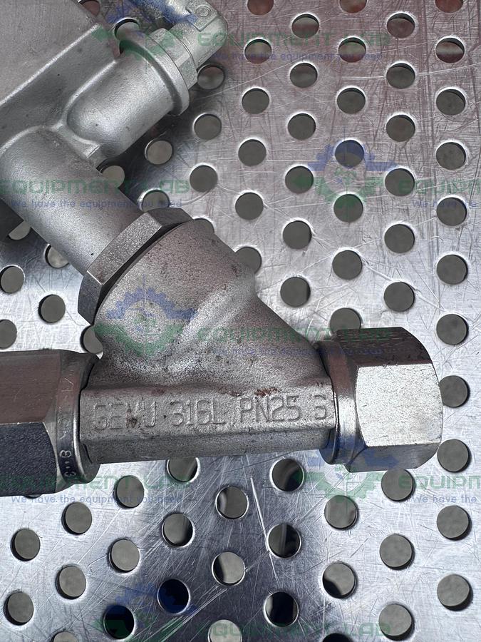 Used Gemu 540/15/D59405-1 Pneumatic Valve Actuator w/ 1/2" NPT Fitting