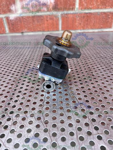 Used ITT Pure Flo .5-316-RA15MAX-CWP150 Diaphragm Valve w/ 1/2" Sanitary Fitting