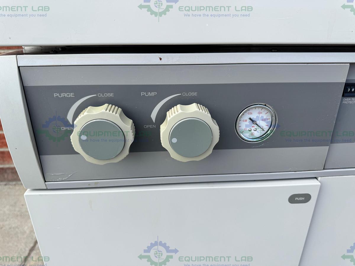  for parts or not working Yamato Yamato DP43 Large Capacity Vacuum Drying Oven 3.2 cu.ft, 200C