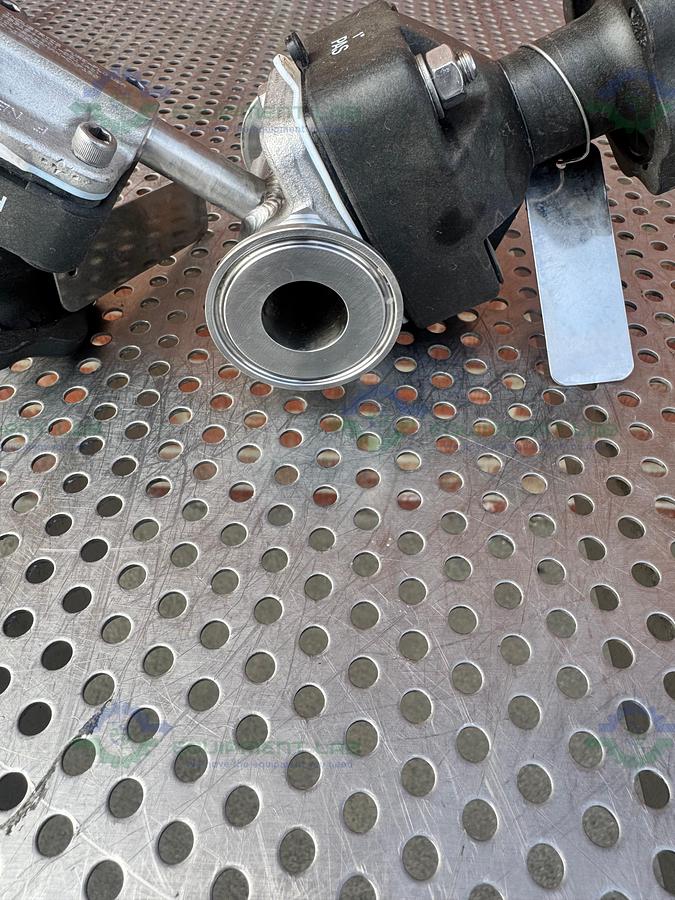 Used 2- ITT Pure Flo RA0.5MAX Diaphragm Valve w/ 1" to 1/2" Sanitary Fitting