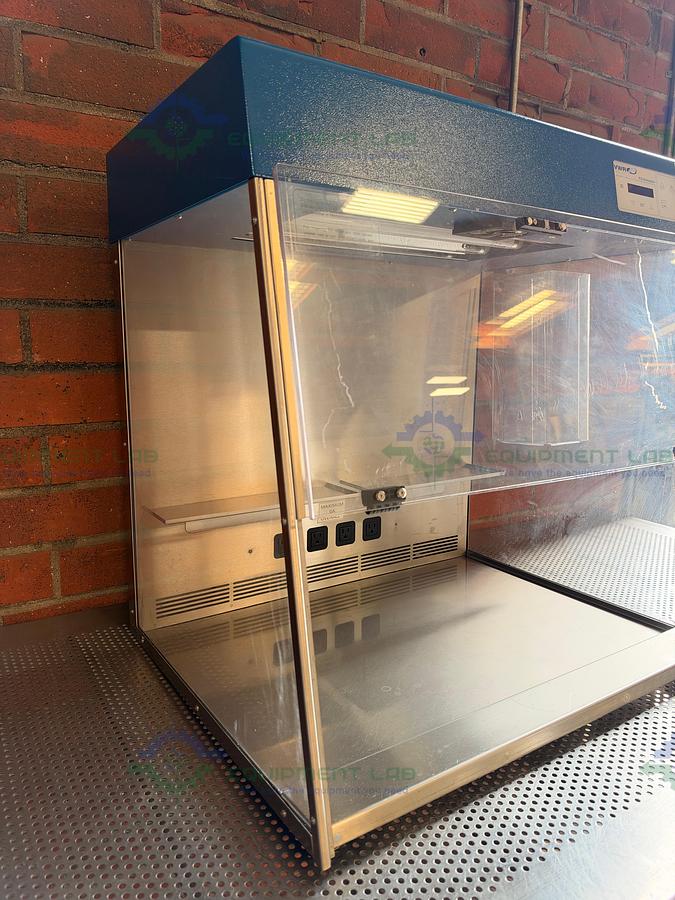 Used VWR 10783-132 PCR Workstation NA Version 120V w/ UV Light
