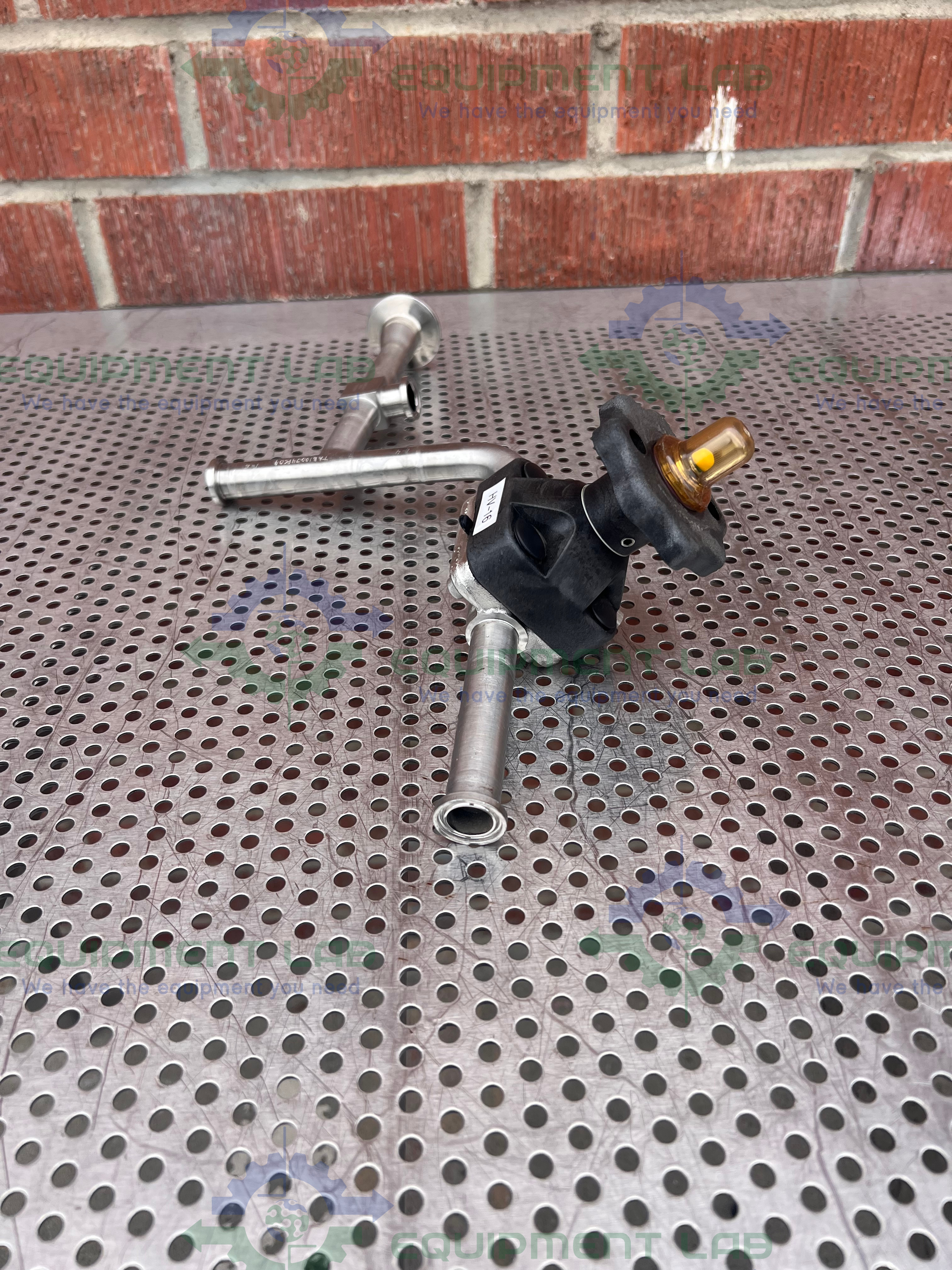 Used ITT Pure Flo .75-316L-SFV5 4 -Way Diaphragm Valve w/ 3/4" Sanitary Fitting