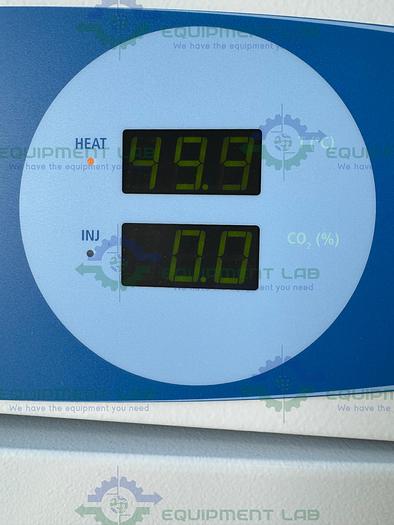 Used VWR  VWR51014992 Dual Stacked Air Jacketed CO2 Incubator 115V, 50°C, 6.5 Cu. Ft