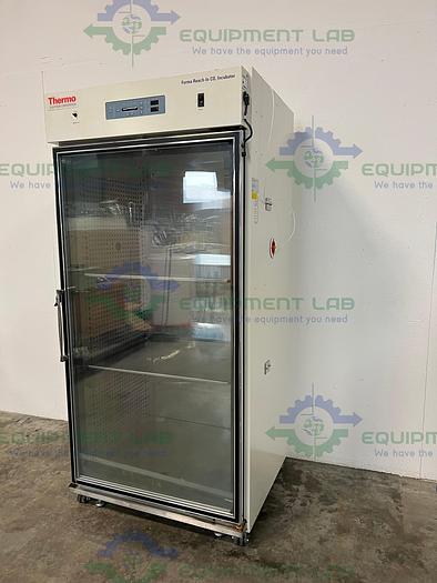 Used Thermo Scientific  3950  CO2 Incubator Temp Range 60C°, 29 CuFT