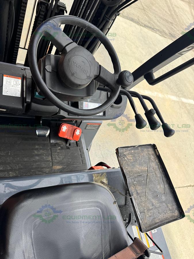 Used Toyota 8FBCU25 Electric Forklift  5000 lbs Capacity 4 Stage Mast w/ Charger