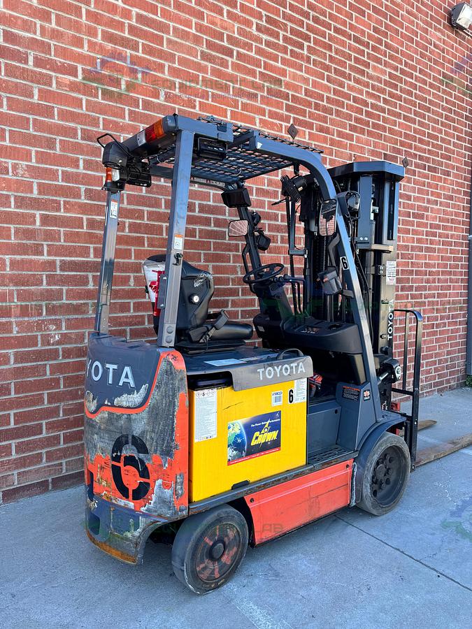 Used Toyota 8FBCU25 Electric Forklift 5000 lbs Capacity 4 Stage Mast w/ Charger