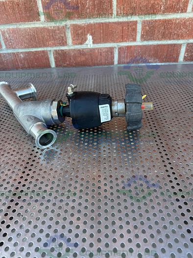 Used Gemu 554/40/D55345 Pneumatic Angle Seat Globe Valve w/ 1 1/2" Sanitary Fitting