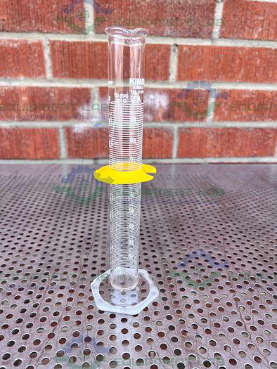 Used Kimax Kimble 20028-W Class A 100 mL Graduated Measuring Cylinder w/ Pour Spout