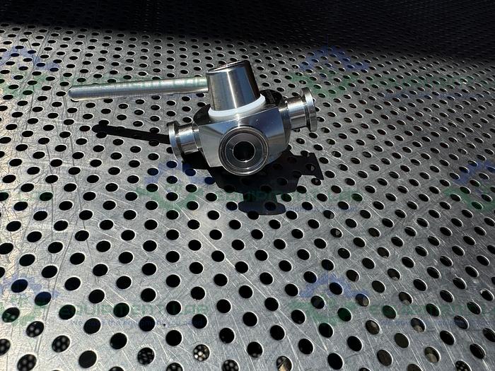 Used GE Healthcare Salvi DN10 1220 4-way 316 Valve 18-1012-57 w/1/2" Sanitary Fitting