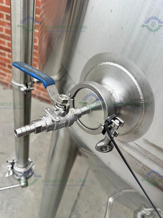 Used Blackstone Ventures 4700 L/30 BBL Stainless Steel Jacketed Fermentation Tank