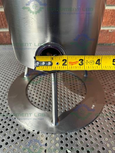 Used Aquasyn  Hastelloy C 22 Single Wall  14 Liter Tank w/ Aquasyn Valve