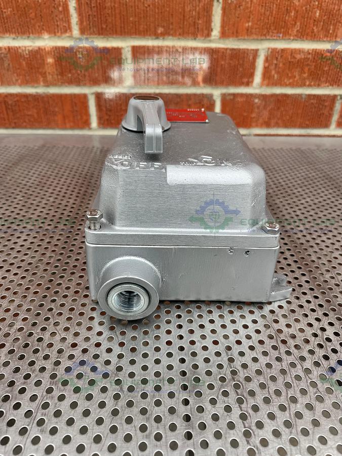 Used Killark XECE-204A3 Circuit Breaker Enclosure 240/480V w/ Cutler EHD 14K Breaker