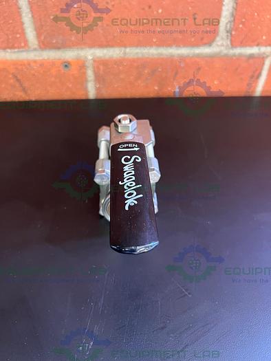 Used Swagelok   SS-65TSC16 Stainless Steel Ball Valve w/ 1" Sanitary Fitting