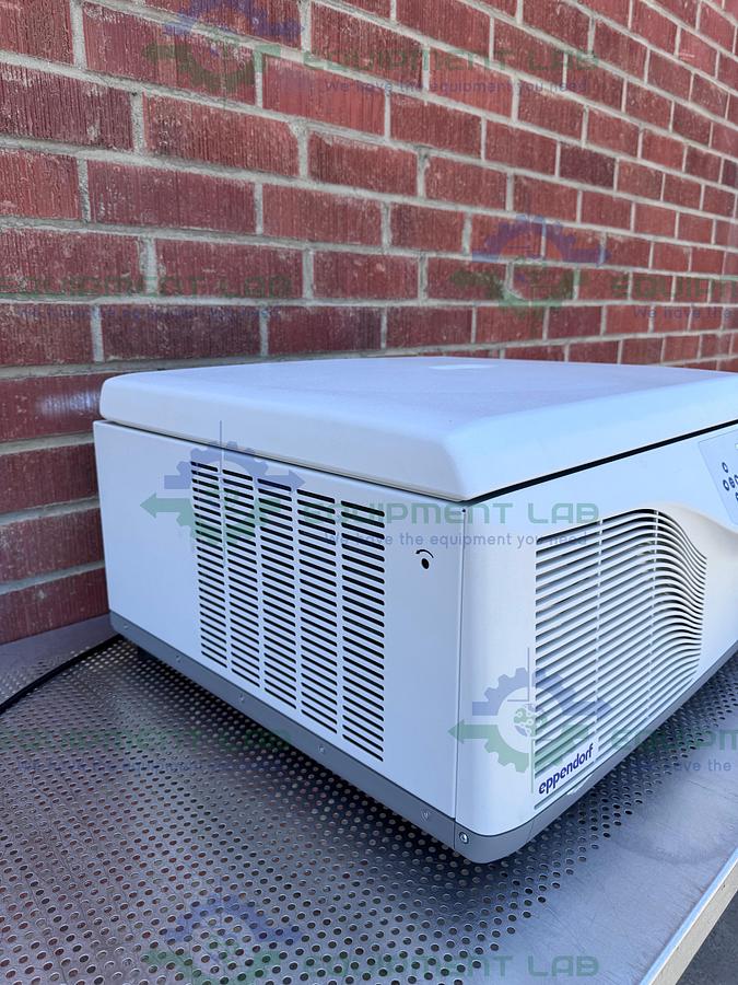 Used Eppendorf 5920 R Refrigerated Centrifuge w/ S-4X Universal Rotor 4500 RPM