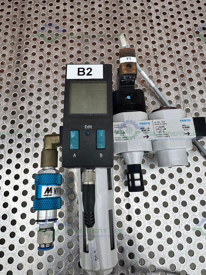 Used Festo LFR-D-Mini Regulator w/ Festo HEE-D-Mini-24 36PSI/0.25MPa