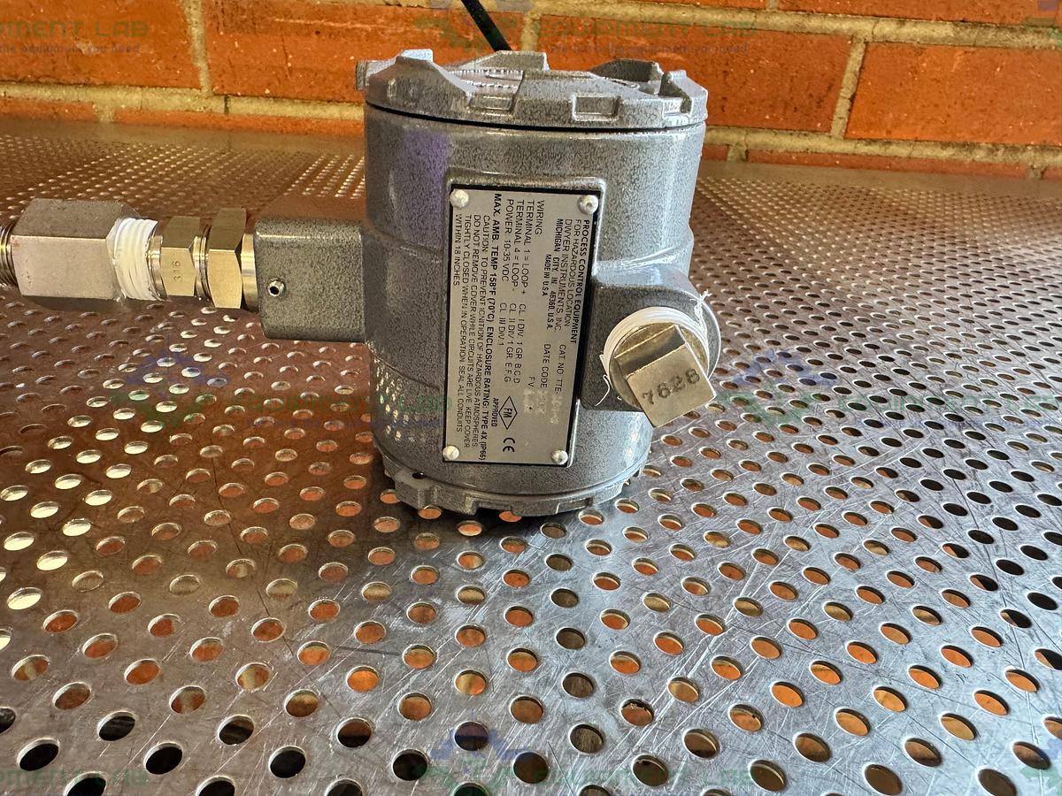 Used Dwyer TTE-104-W Temperature Transmitter 10-35 VDC