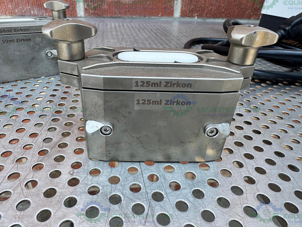 Used Retsch Mm 500 Bench Top Mill Mixer w/ 2- 50mL and 2 - 125 mL Mixer Buckets