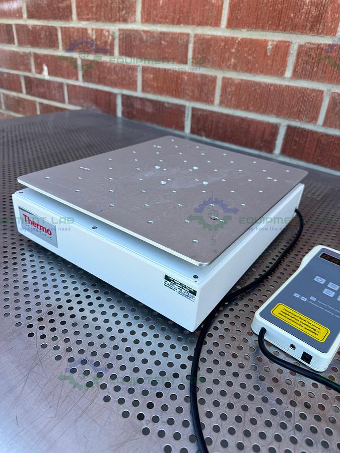 Used Thermo 88881101 Benchtop CO2 Resistant Shaker w/ Thermo 88881127B Controller