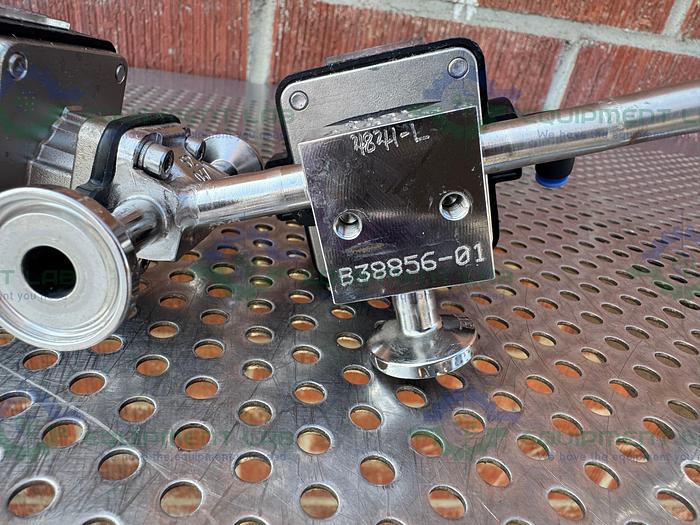 Used 2 Gemu CO26690 4-way Diaphragm Valve w/ 1/2" Sanitary Fitting