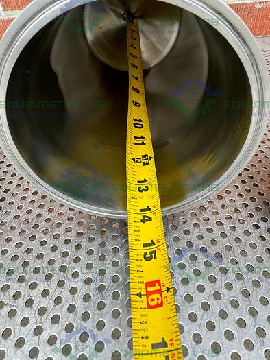 Used Unbranded 6 Liter Stainless Steel Vessel w/ ITT Vavle 1/2" Sanitary Fitting