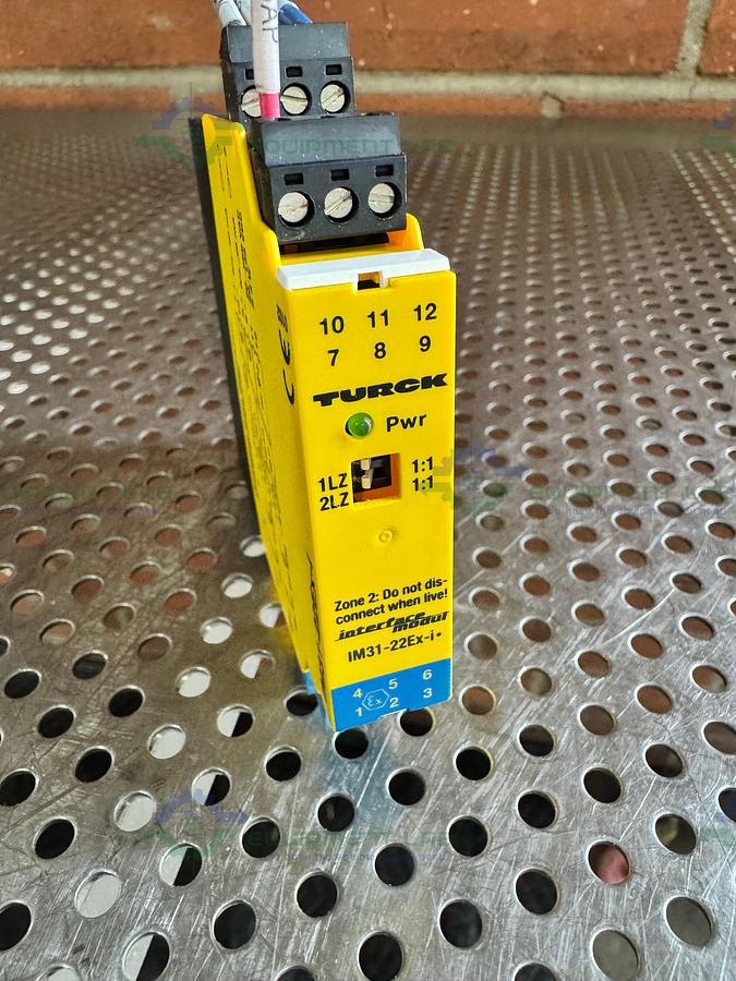 Used Turck IM31-22Ex-i Analog Signal Isolator Interface Module