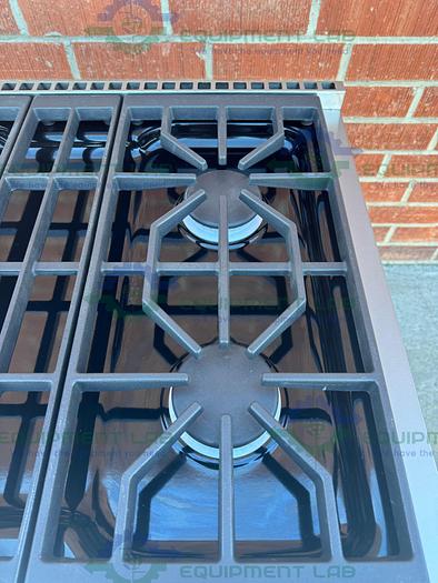 Wolf GR304 Stainless Steel Natural Gas Range / Oven 30", 4.4 cu. ft