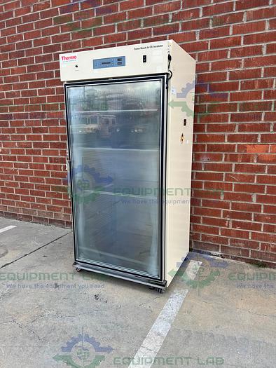Used Thermo Scientific  3950  CO2 Incubator Temp Range  29 CuFT, 60C°,
