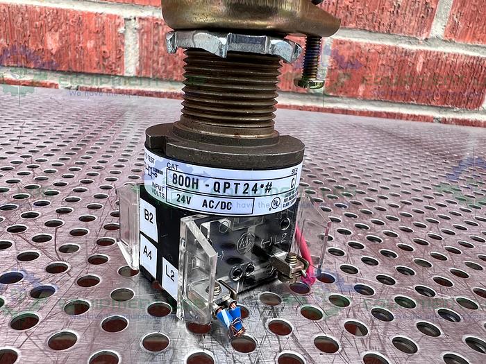 Used Allen-Bradley  800H-QPT24 Series C Illuminated Push Button Switch 24V