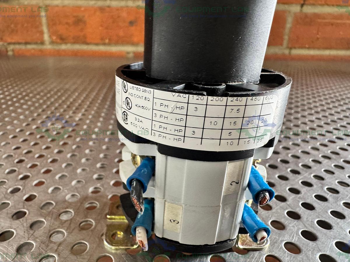 Used Advance Controls CB0320003LE2U 3 Pole, 32/40-AMP Rotary Cam Disconnect Switch